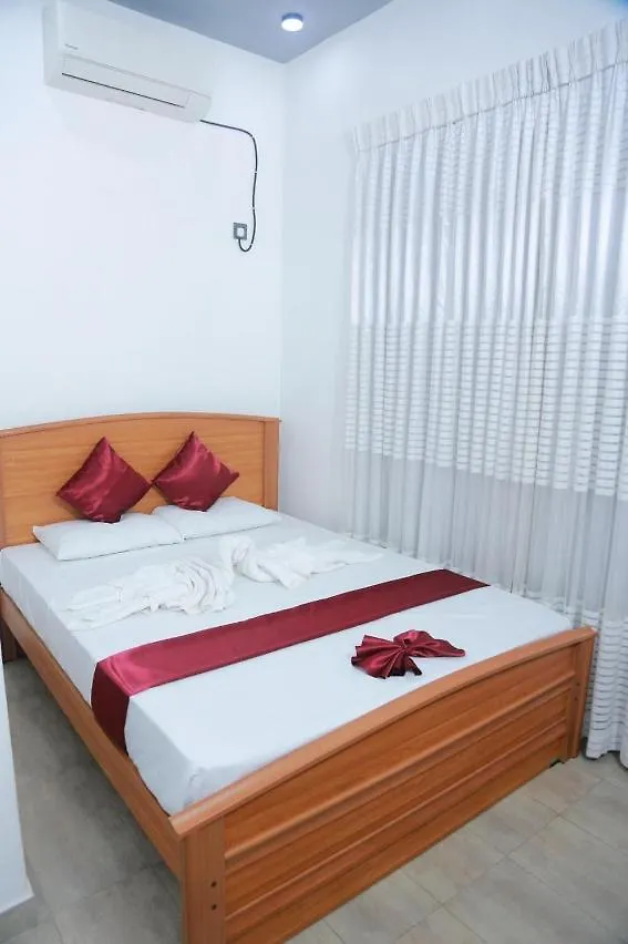 Estro Guest House نيجومبو
