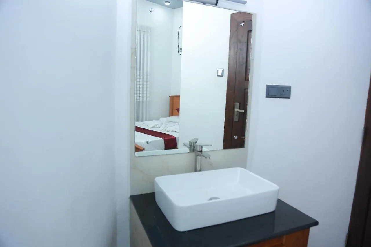 Estro Guest House نيجومبو