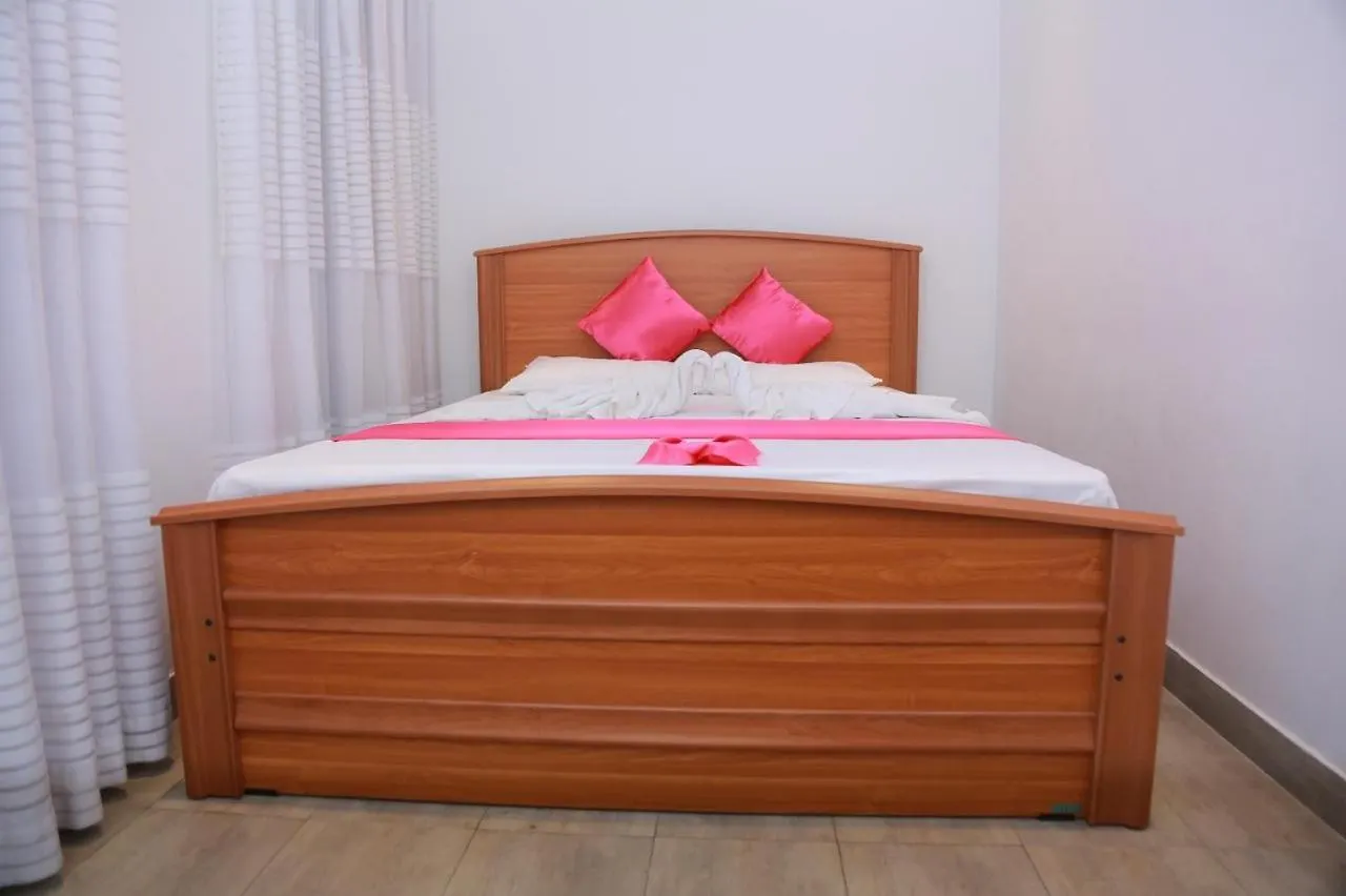 Estro Guest House نيجومبو 0*,